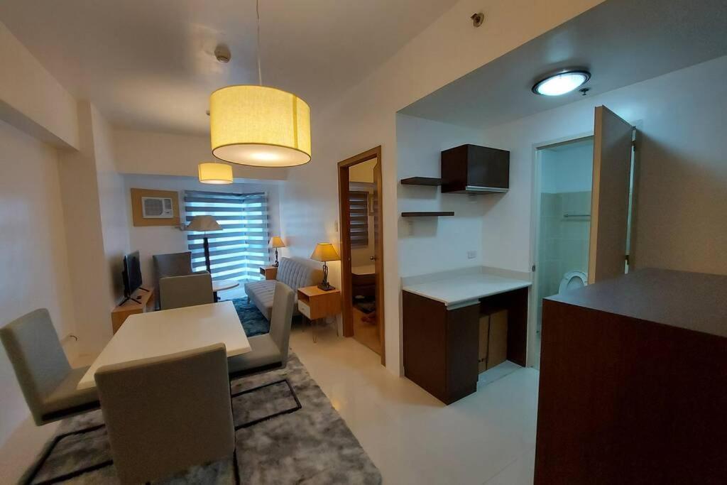 Magnificent View Of Manila Bay, Roxas Blvd, Us Embassy Apartment Bagian luar foto